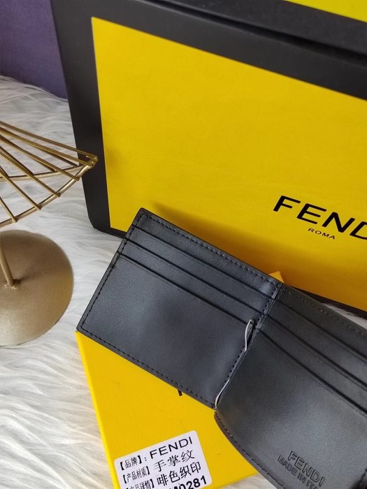 Card holder Fendi bi fold card holder Brown
