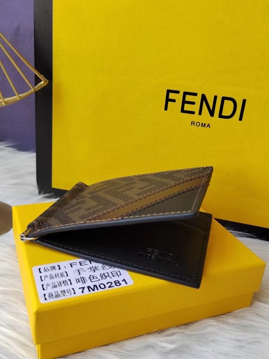 Card holder Fendi bi fold card holder Brown
