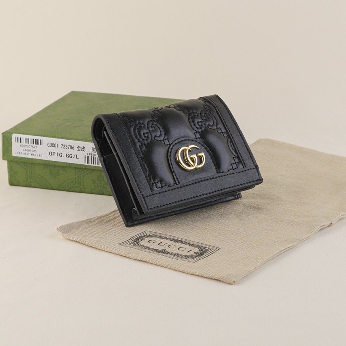 Card holder Gucci GG Marmont bi fold card wallet Beige Size 11x8.5x3cm