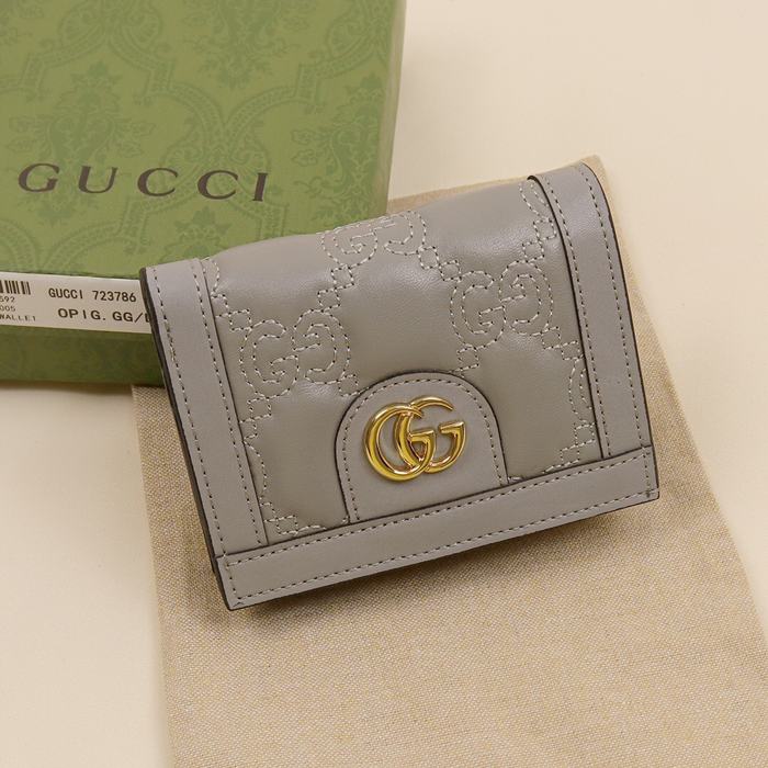 Card holder Gucci GG Marmont bi fold card wallet Beige Size 11x8.5x3cm