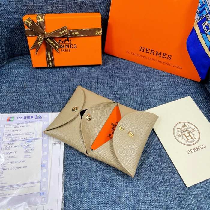 Card holder Hermès palm leather card holder Beige Size 10x6cm