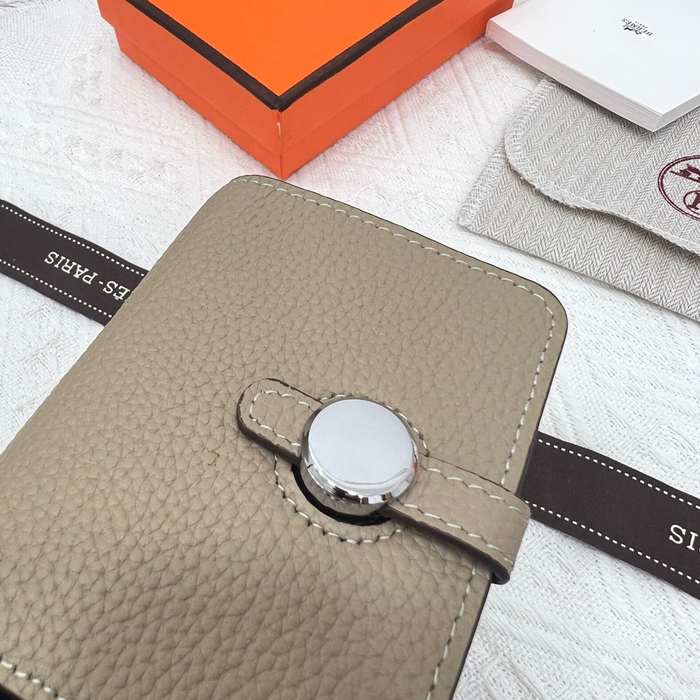 Card holder Hermes leather card holder with silver button Beige Size 10x8cm