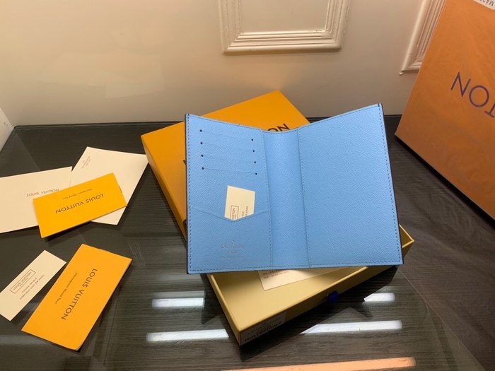 Card holder Louis Vuitton Brown Size 11x8.5x3cm