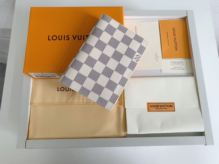 Card holder Louis Vuitton Damier Azur Beige Size 10x14cm