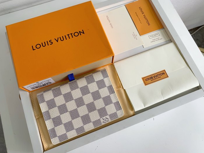 Card holder Louis Vuitton Damier Azur Beige Size 10x14cm