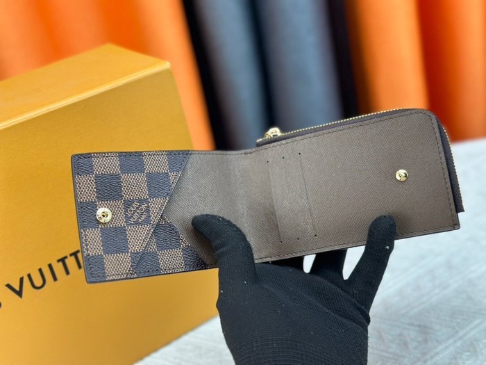 Card holder Louis Vuitton Damier Ebene Brown Size 13x18x1cm