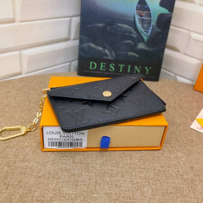 Card holder Louis Vuitton M69431 Monogram Embossed Black Size 13x9.5x2.5cm