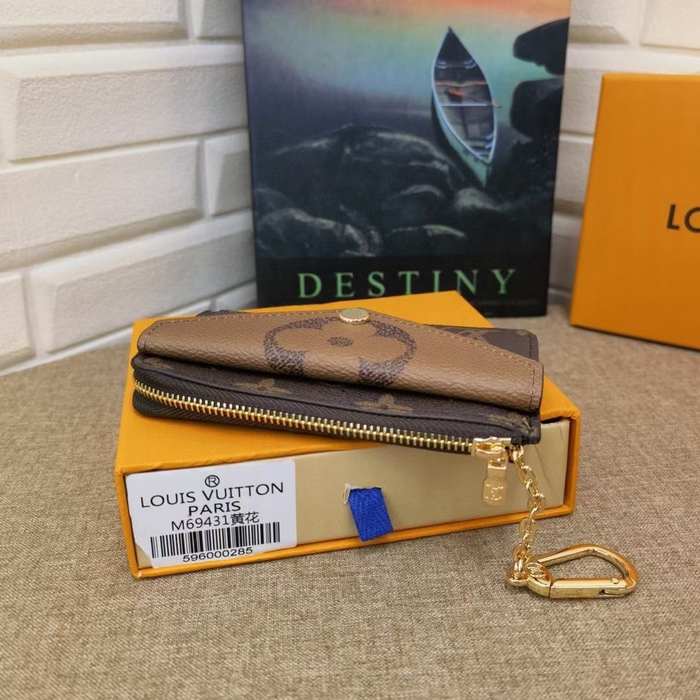 Card holder Louis Vuitton M69431 Monogram Brown Size 13x9.5x2.5cm