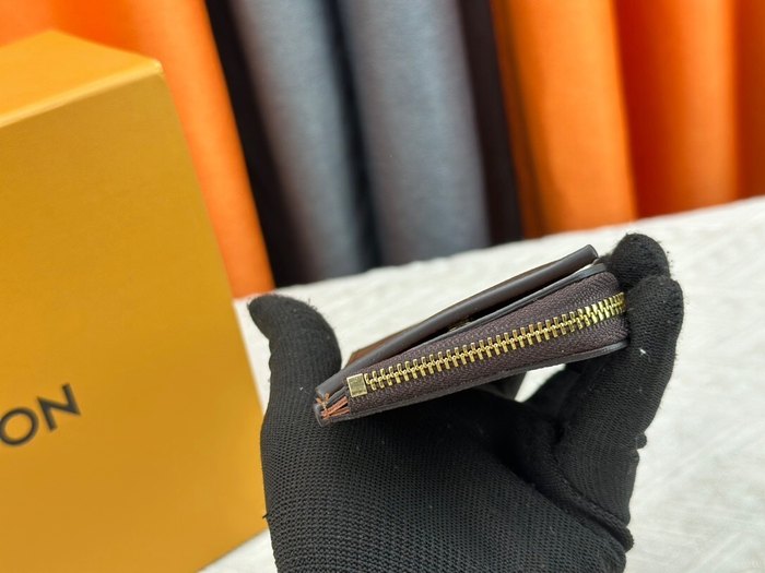 Card holder Louis Vuitton card holder with zipper Brown Size 13x18x1cm