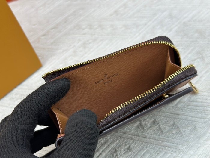 Card holder Louis Vuitton card holder with zipper Brown Size 13x18x1cm