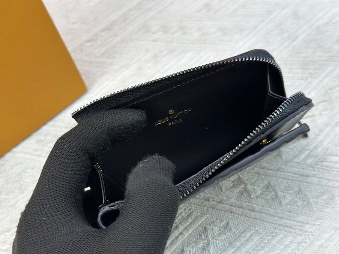 Card holder Louis Vuitton card holder zipper style Black Size 13x18x1cm