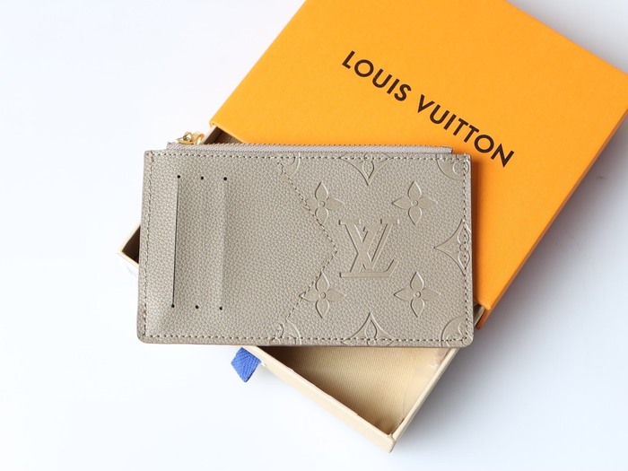 Card holder Louis Vuitton card holder Beige Size 12x8x0.8cm