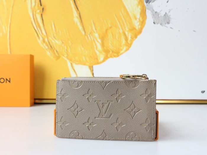 Card holder Louis Vuitton card holder Beige Size 12x8x0.8cm