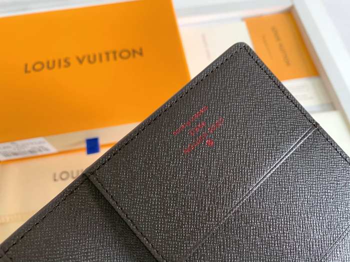 Card holder Louis Vuitton card holder Black Size 10x14cm