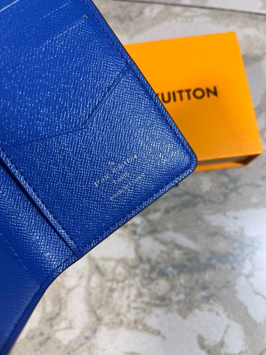 Card holder Louis Vuitton card holder Blue Size 8x11cm