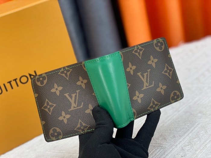 Card holder Louis Vuitton card holder Green Size 11.5x9cm