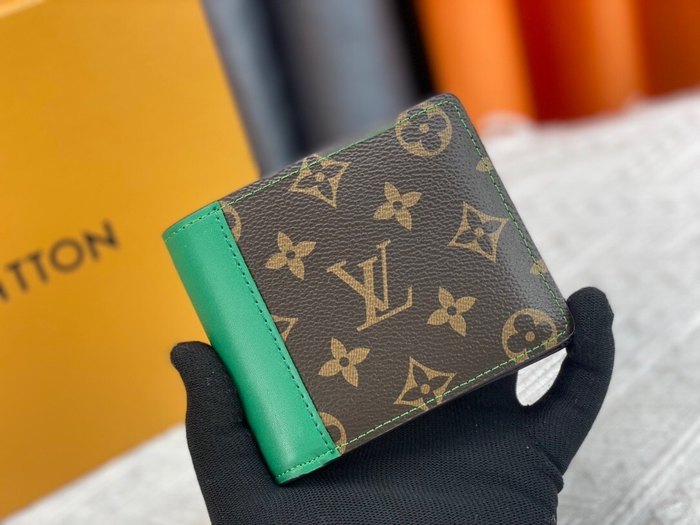 Card holder Louis Vuitton card holder Green Size 11.5x9cm