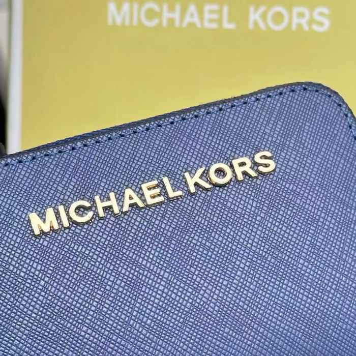 Card holder Michael Kors zip around card holder Blue