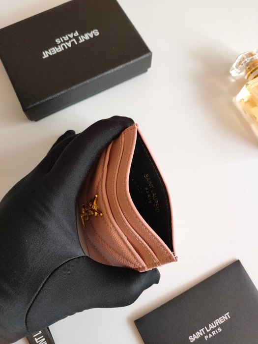 Card holder Saint Laurent quilted card holder Beige Size 10.5x7.5x0.5cm