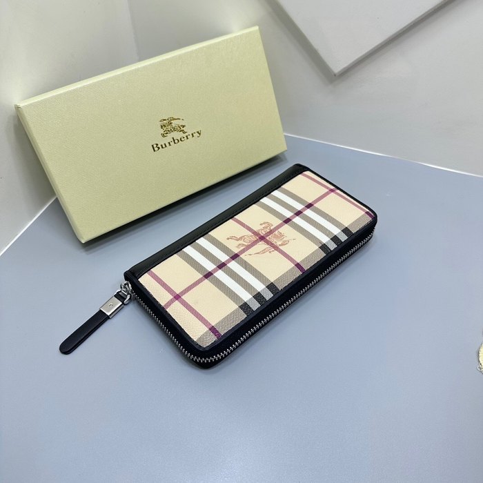 Clutch bag Burberry zip around wallet Beige Size 19x10cm