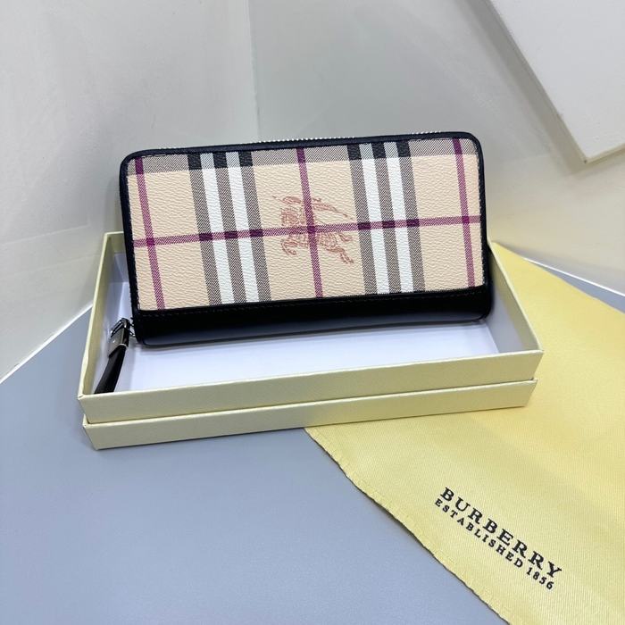 Clutch bag Burberry zip around wallet Beige Size 19x10cm