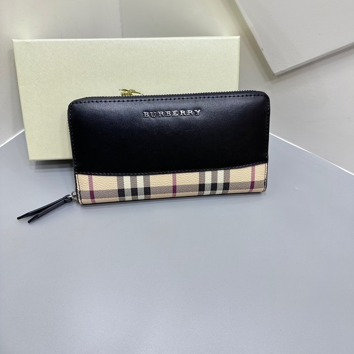 Clutch bag Burberry zip around Black Size 19x10cm