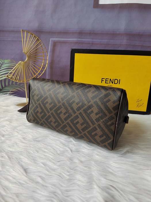 Clutch bag Fendi cosmetic pouch Brown Size 25x17x13cm