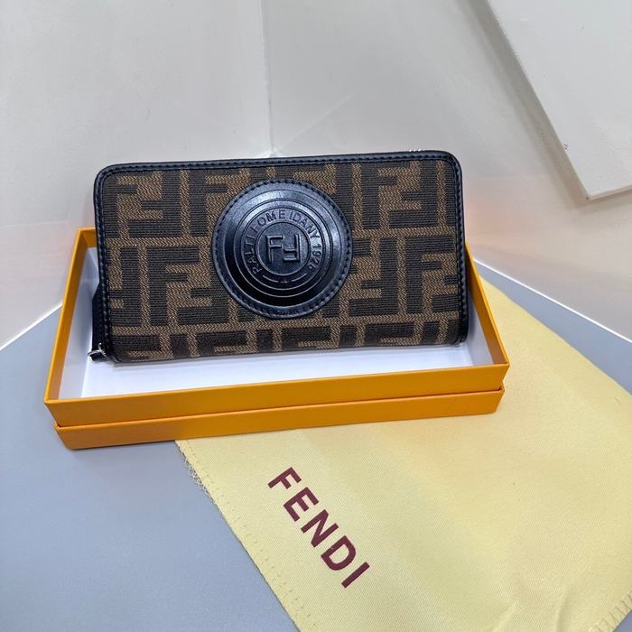 Clutch bag Fendi zip around wallet Brown Size 19x10cm