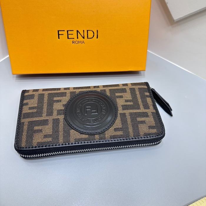 Clutch bag Fendi zip around wallet Brown Size 19x10cm