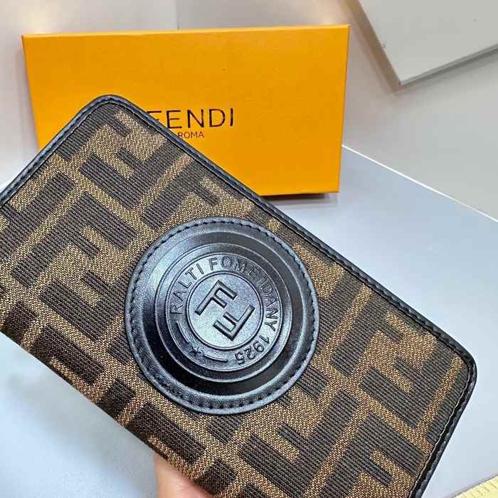 Clutch bag Fendi zip around wallet Brown Size 19x10cm