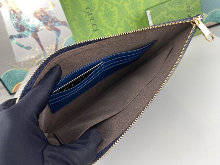 Clutch bag Gucci Blue Size 30.5x21x1.5cm