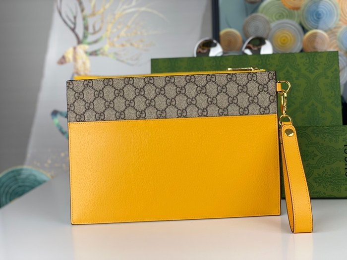 Clutch bag Gucci GG Supreme Leather Wristlet Tan Size 30.5x21x1.5cm