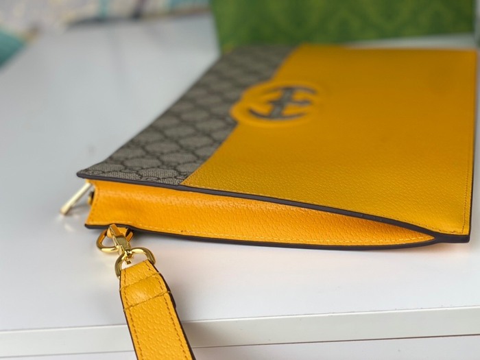 Clutch bag Gucci GG Supreme Leather Wristlet Tan Size 30.5x21x1.5cm