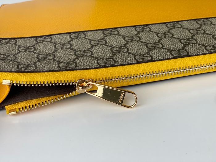 Clutch bag Gucci GG Supreme Leather Wristlet Tan Size 30.5x21x1.5cm