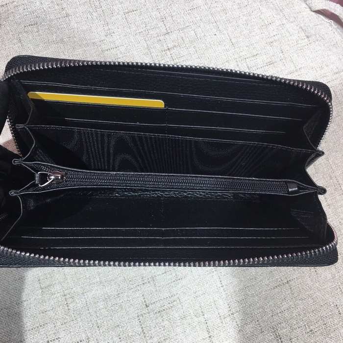 Clutch bag Gucci GG canvas zip around Brown Size 19x10cm