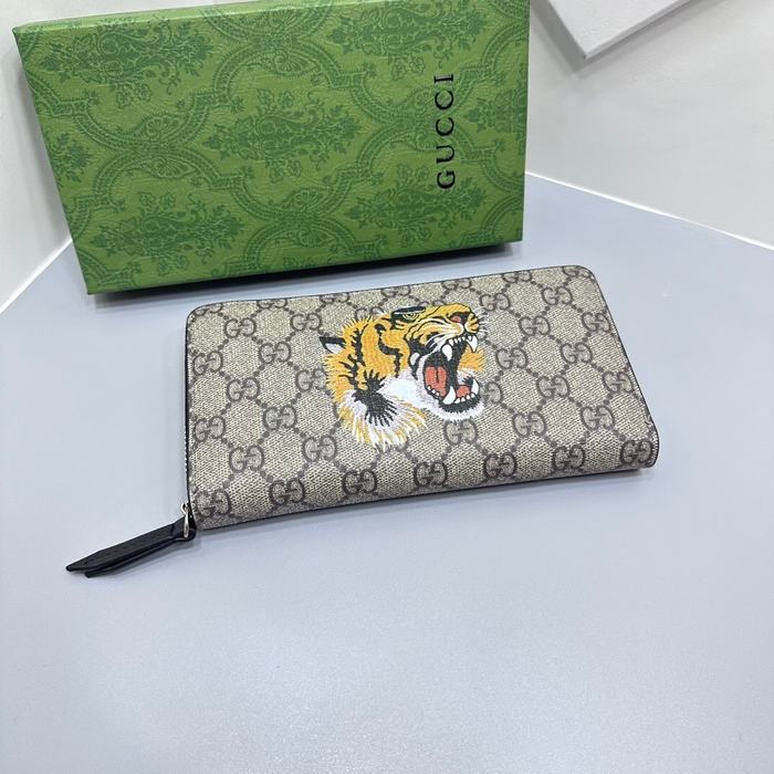 Clutch bag Gucci zip around tiger print Beige Size 19x10cm