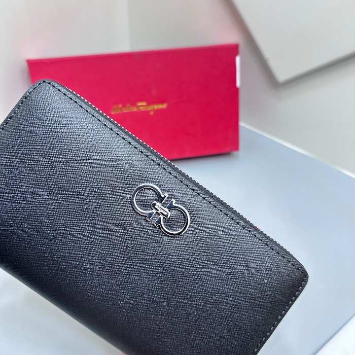 Clutch bag zip around Black Size 19x10cm