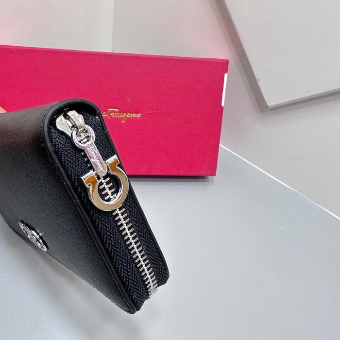 Clutch bag zip around Black Size 19x10cm