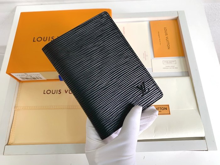 Men's wallet Louis Vuitton Black Size 10x14cm