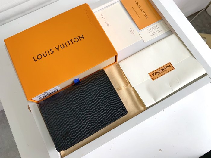Men's wallet Louis Vuitton Black Size 10x14cm