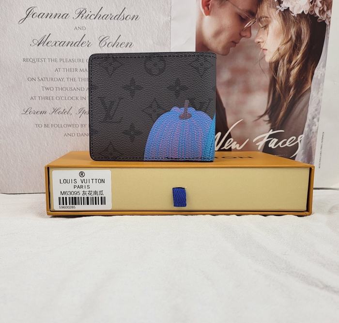 Men's wallet Louis Vuitton M63095 pumpkin print Black Size 11x8.5cm