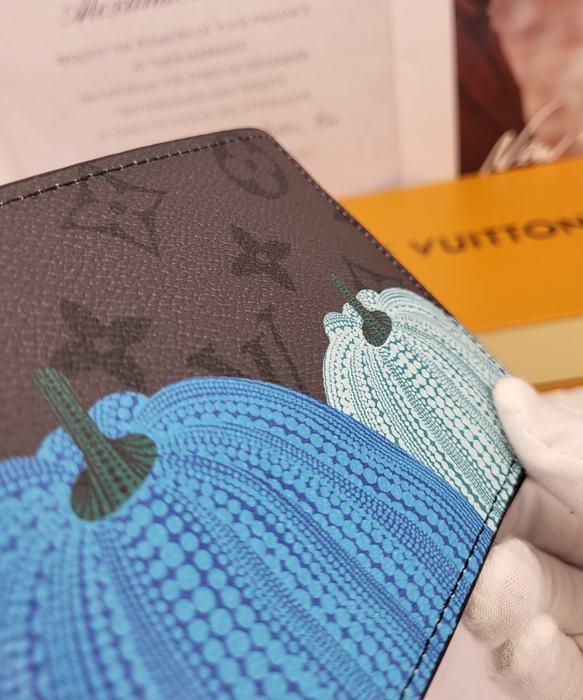 Men's wallet Louis Vuitton M63095 pumpkin print Black Size 11x8.5cm