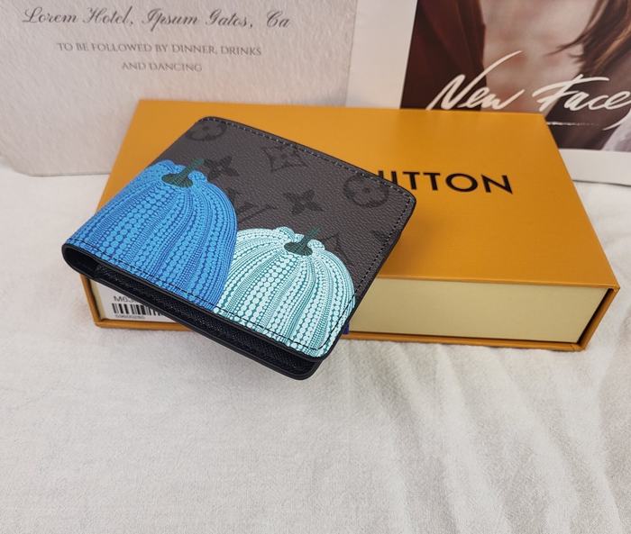 Men's wallet Louis Vuitton M63095 pumpkin print Black Size 11x8.5cm