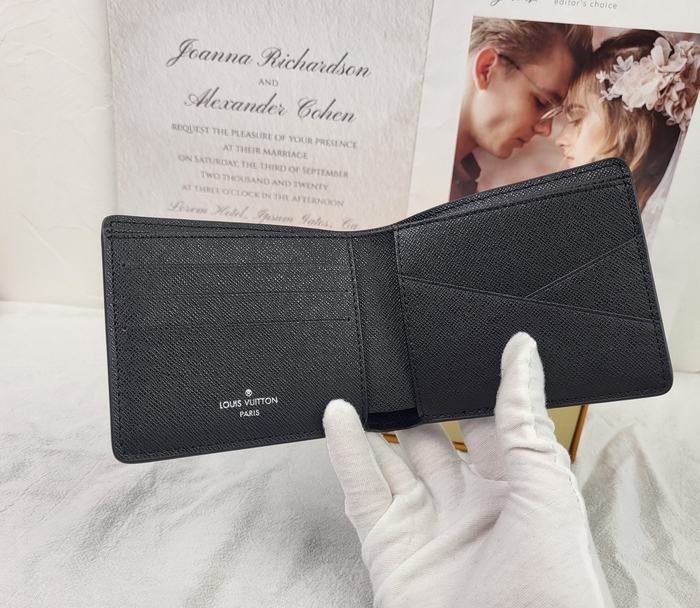 Men's wallet Louis Vuitton M63095 pumpkin print Black Size 11x8.5cm