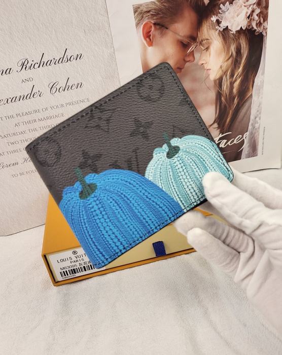 Men's wallet Louis Vuitton M63095 pumpkin print Black Size 11x8.5cm