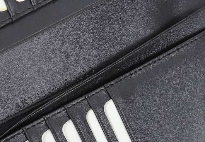 Men's wallet Yves Saint Laurent long crocodile embossed men's wallet Black Size 11x18x2cm