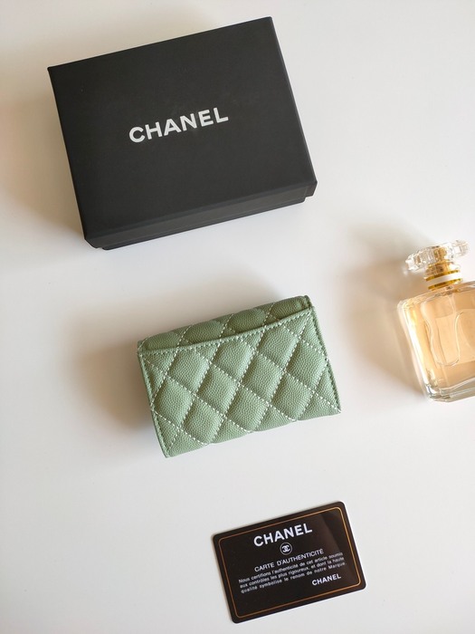Wallet CHANEL classic flap Green Size 7.5x11.3x2.1cm