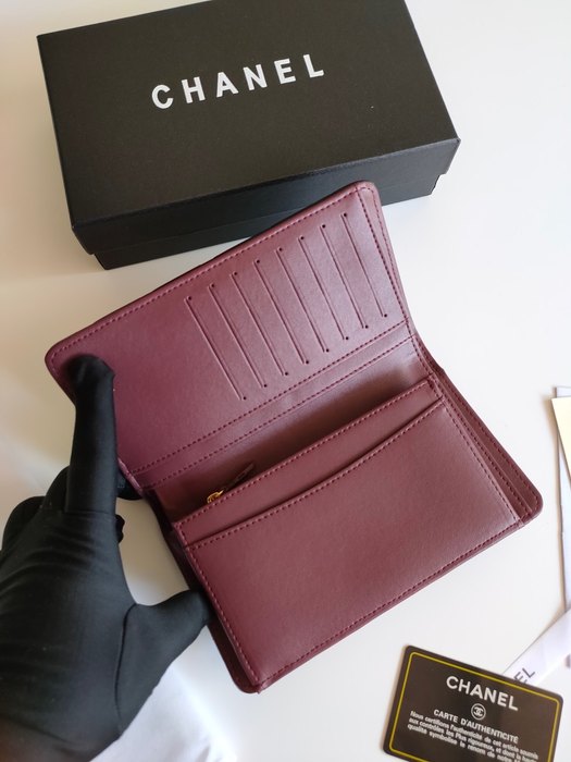 Wallet CHANEL quilted lambskin long wallet Black