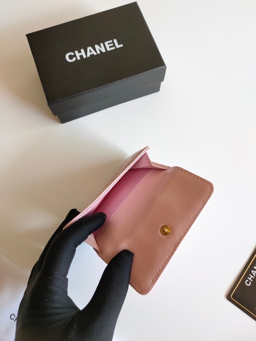 Wallet Chanel quilted lambskin small wallet Beige