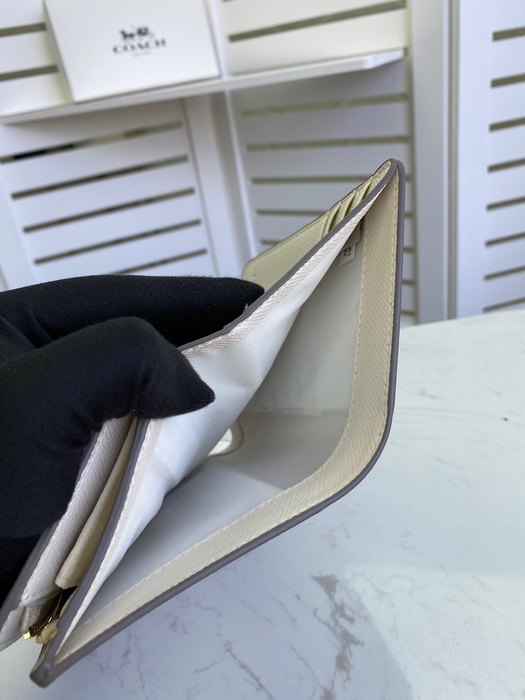 Wallet Coach medium long wallet Beige Size 13.5x9x3cm